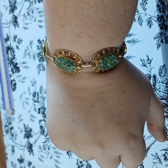 Vintage Elegant Goldtone Green Crushed Faux Stone Lace Border Link Bracelet - Picture 11 of 12